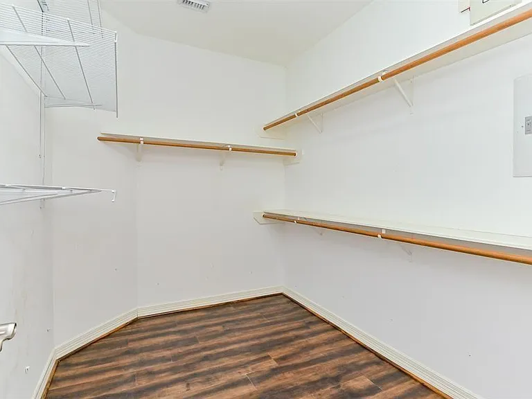 802 Garden Trace Ln — Photo 11