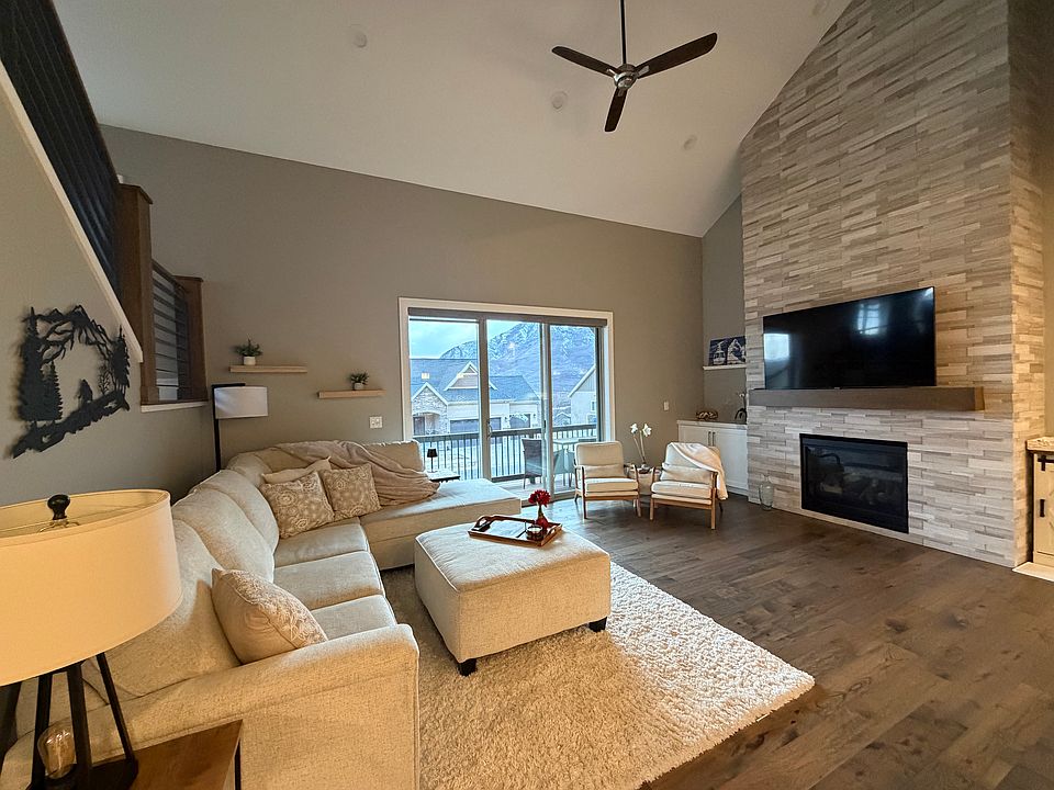 1st image of 532 W Heritage Way
