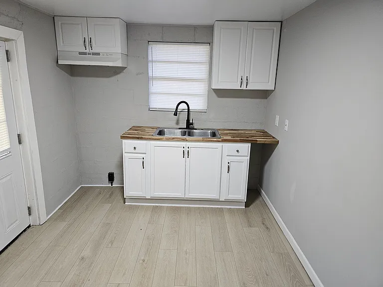 715 Woodard Ave — Photo 11