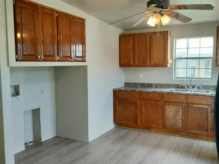 601 N Julian St — Photo 5