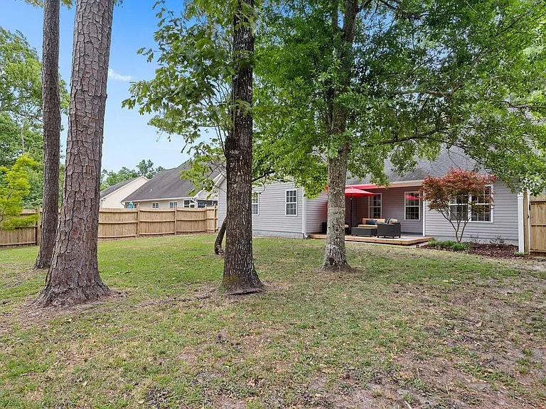 437 N Belvedere Dr — Photo 24