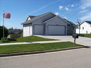 3rd image of 2415 Greenwood Dr