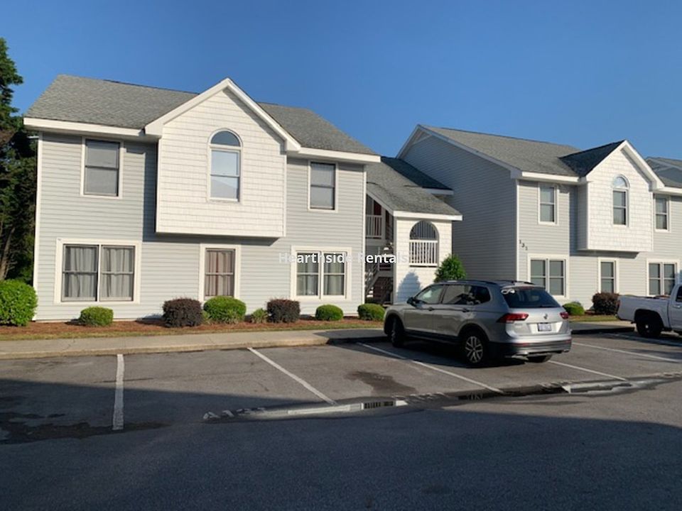 1st image of 131 E West Victoria Ct