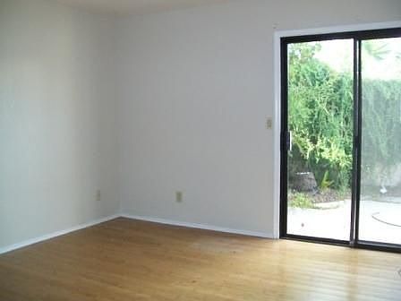 5th image of 1102 E Charleston Ave