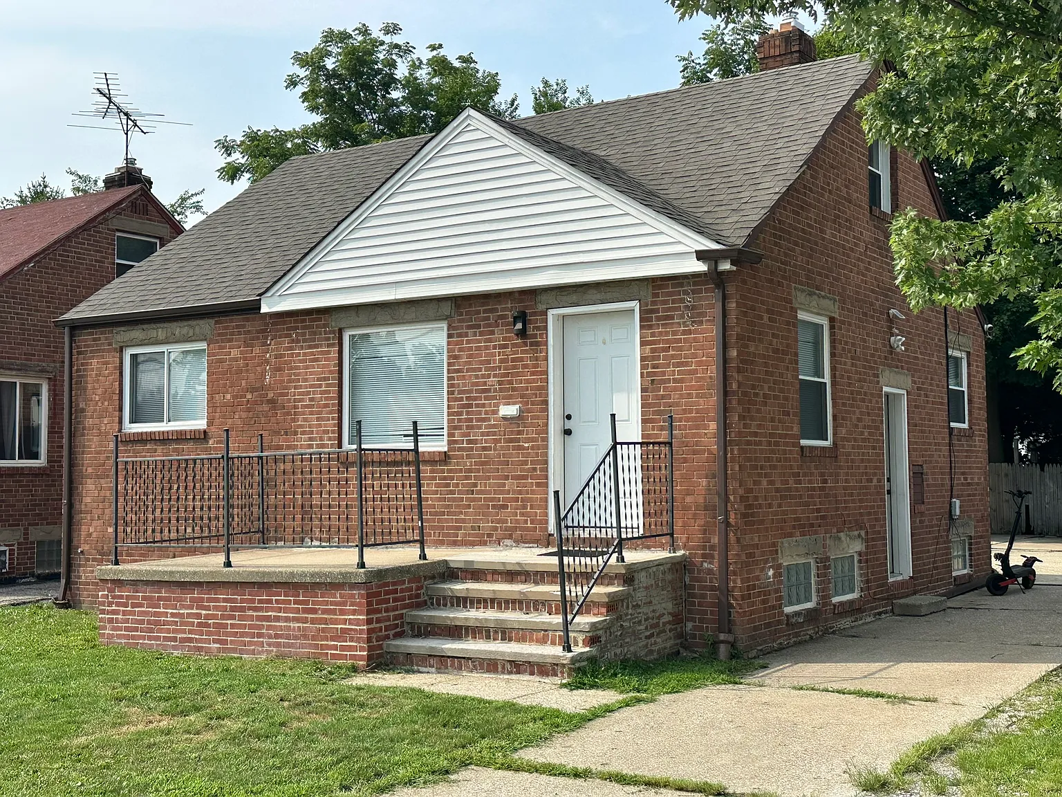 3 bed, 1885 sqft, $1,600 — Photo 1