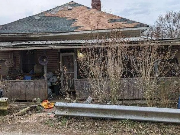 24 Town St, Glouster, OH 45732