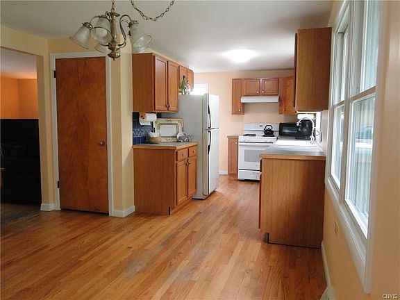 3rd image of 1143 Glenwood Ave