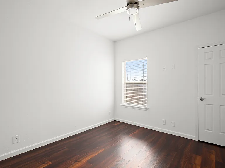 2414 Longview St #307 — Photo 8