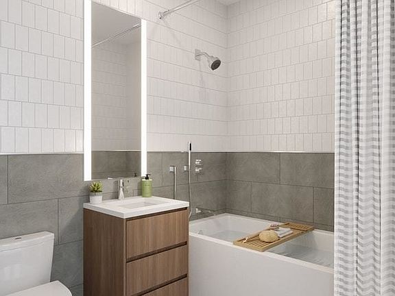 4th image of 2121 31st St #2D