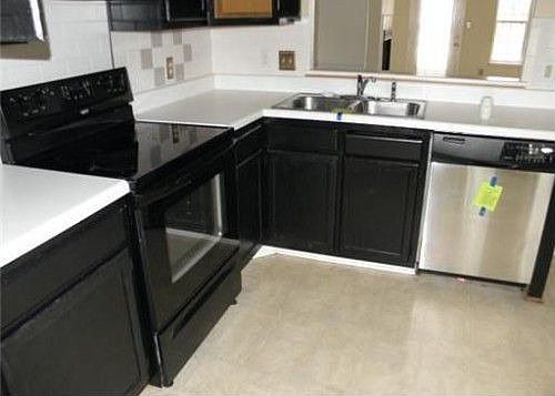 2nd image of 102 Foundry Ct