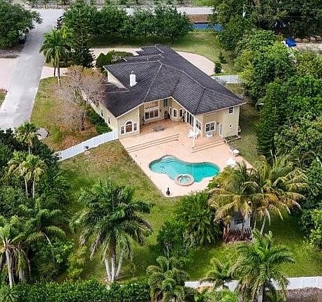 4th image of 10950 SW 48th Street