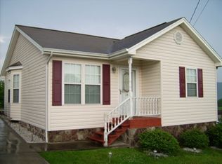 202 Kaywood Ave, Mt Carmel, TN 37645