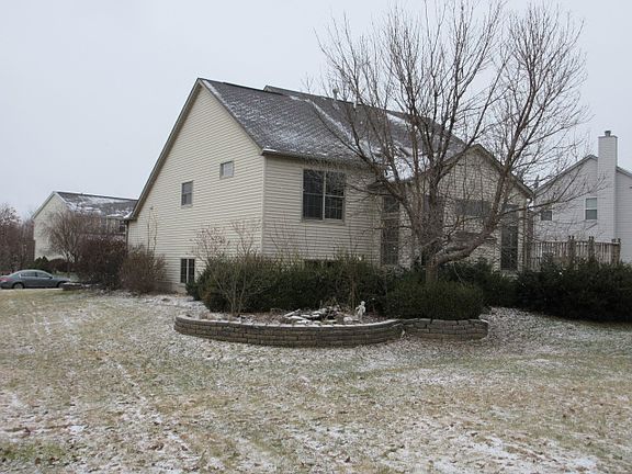 4th image of 826 Delong St