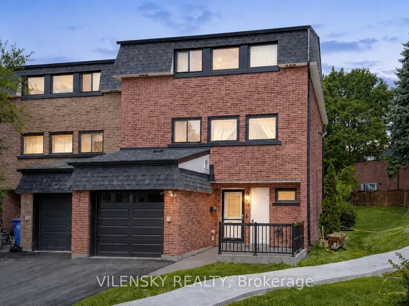 14 Poplar Cres #19, Aurora, ON L4G 3L3