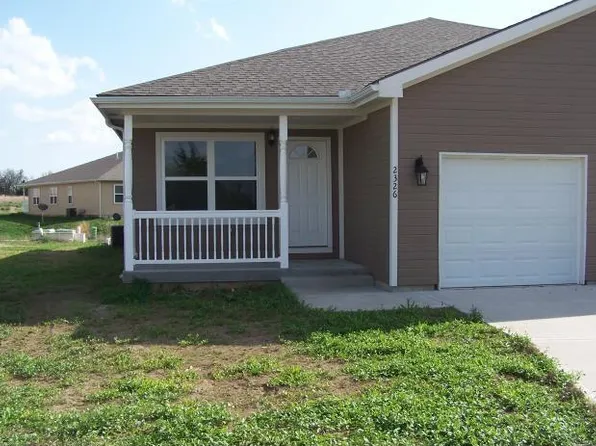 2326 Osprey Ct, Junction City, KS 66441