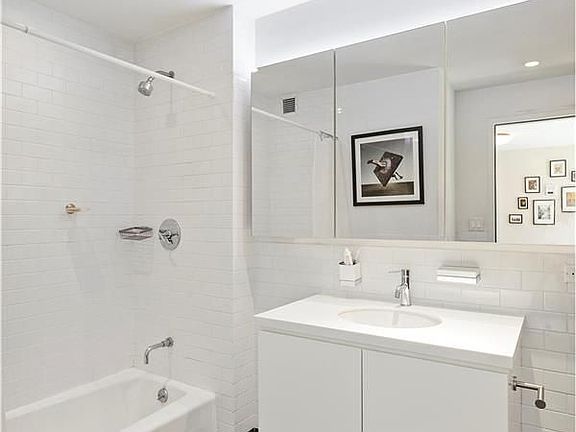 5th image of 90 William St APT 2B