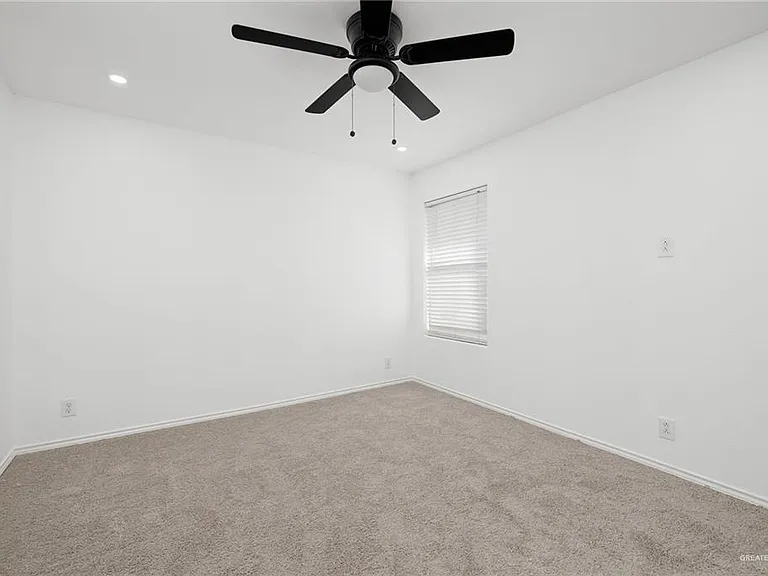 4104 Petunia Ave — Photo 13
