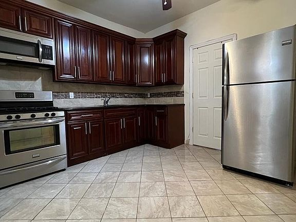 5th image of 3007 42nd St