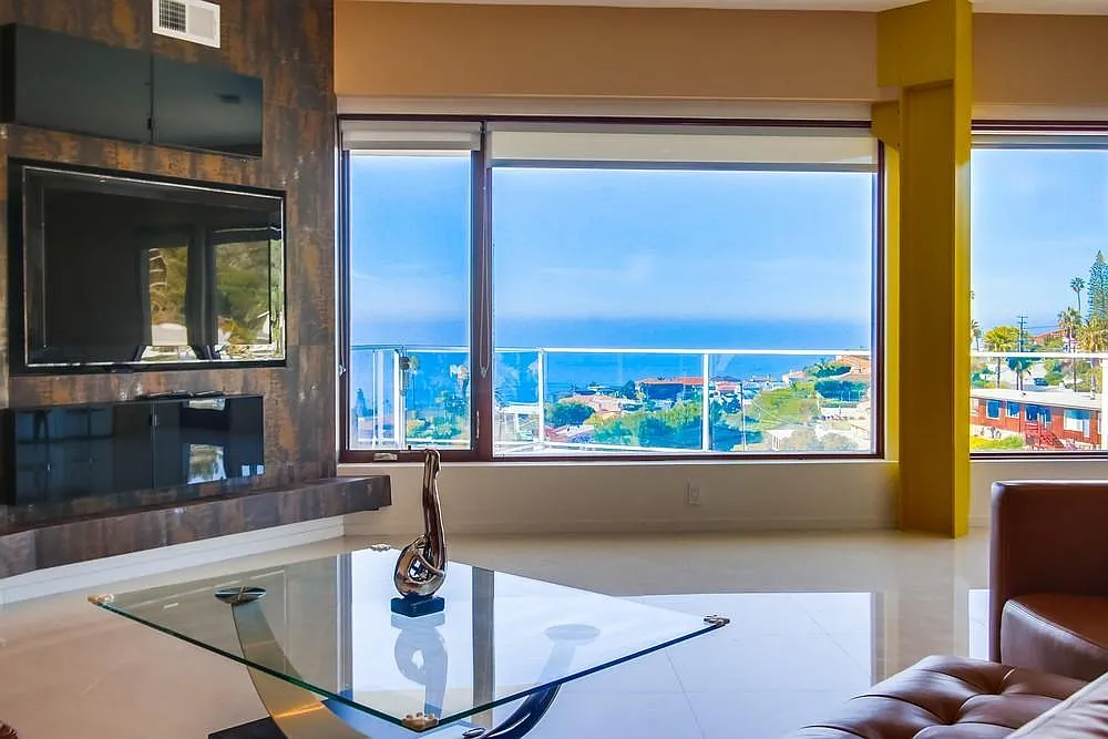 Building Photo - 5680 La Jolla Mesa Dr