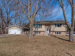 10100 W 34th St, Hopkins, MN 55305