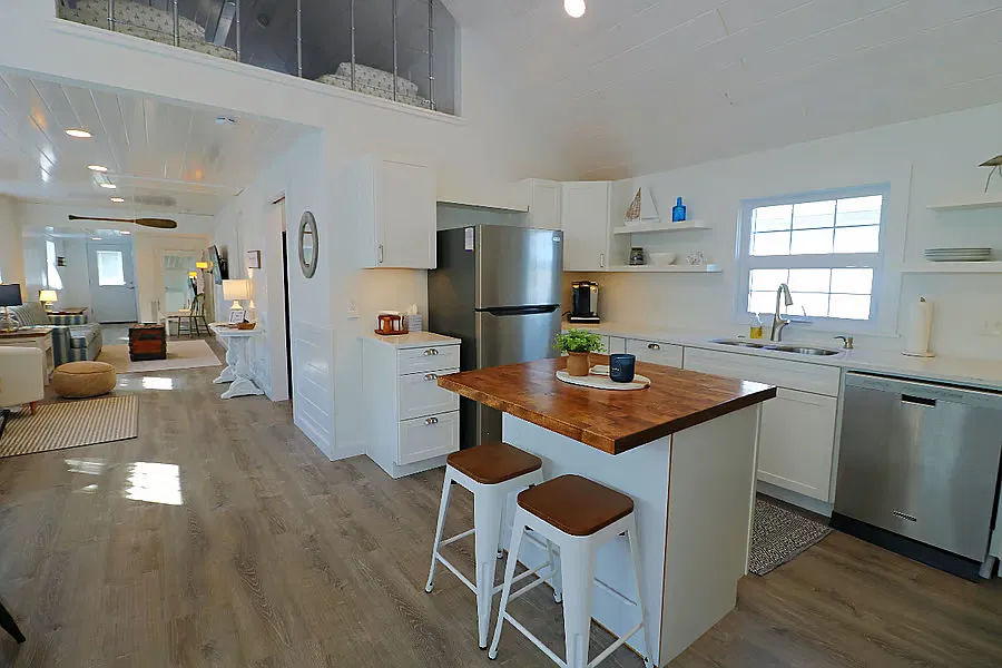 3 bed, 1197 sqft, $2,300 — Photo 2