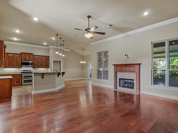 4th image of 4995 Harbor Ln