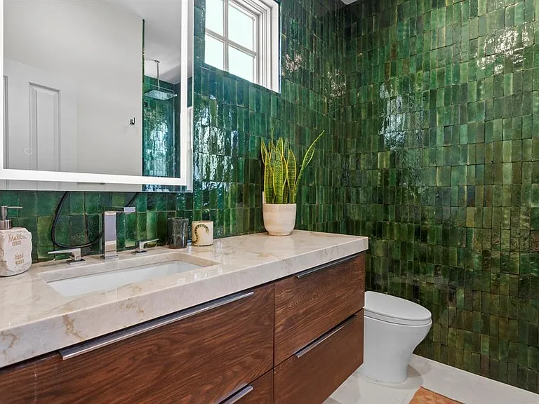 2115 W Watrous Ave — Photo 39