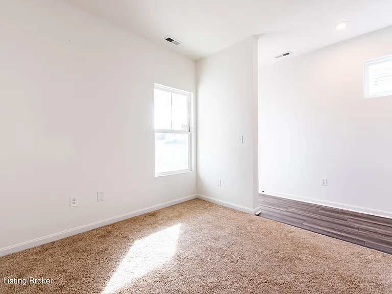 10029 Windcrest Farms Ln — Photo 6