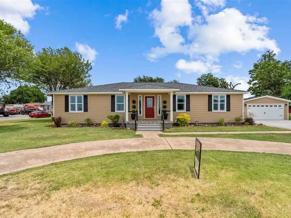 103 N Hancock St, Fletcher, OK 73541