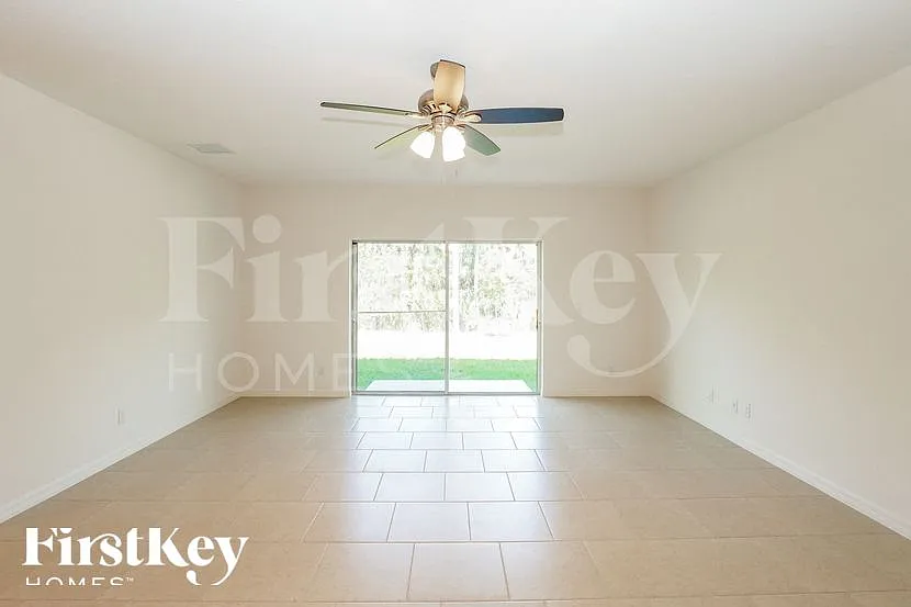 4 bed, 2.5 bath, 2536 sqft, $3,135 — Photo 2