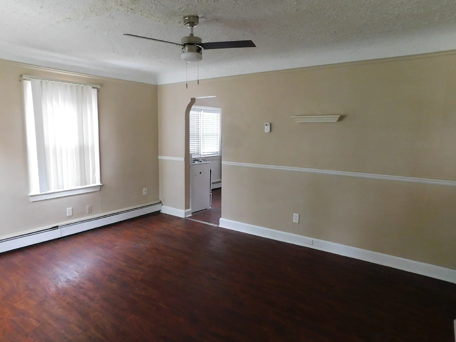 3 bed, 1.0 bath, 1000 sqft, $1,295 — Photo 4
