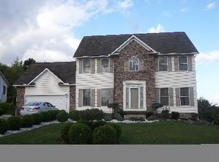 2704 Riverbed Ln, Akron, OH 44312