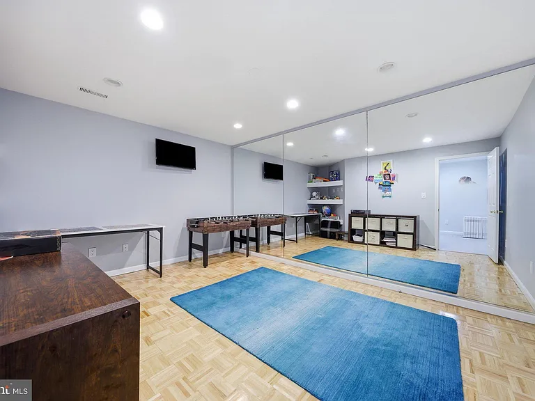 3852 Glasgow Way — Photo 37