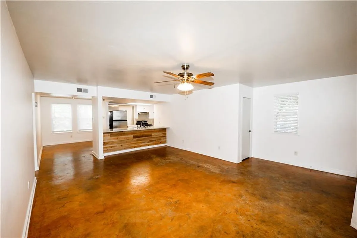 Building Photo - 1305 Lorrain St #D