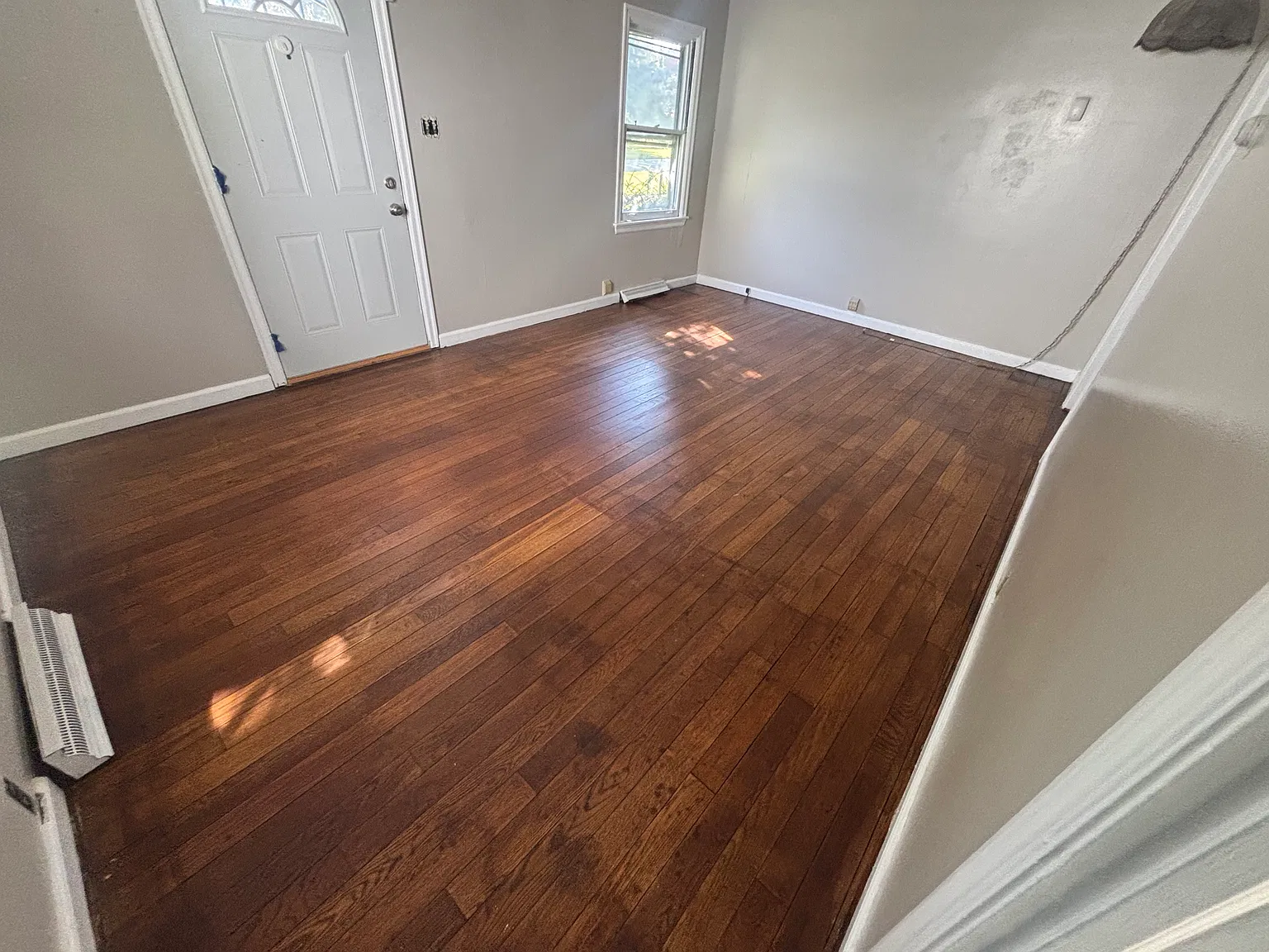 3 bed, 1305 sqft, $1,290 — Photo 2