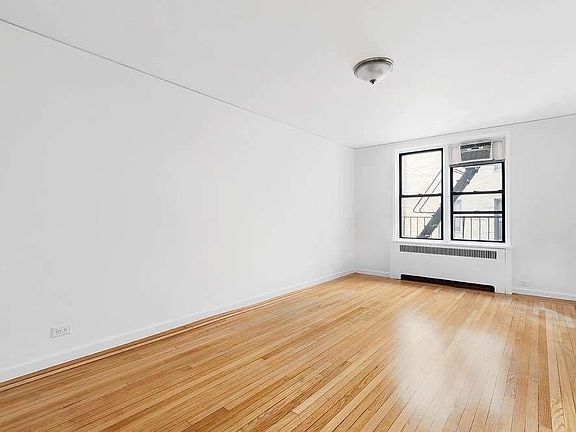 3rd image of 107 University Pl #1E8