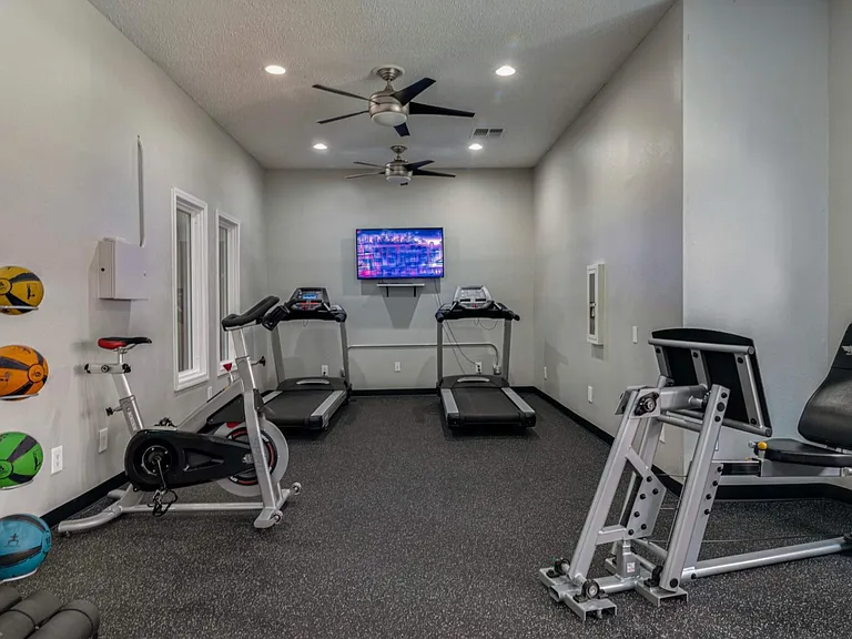 Vanderbilt Properties — Photo 22