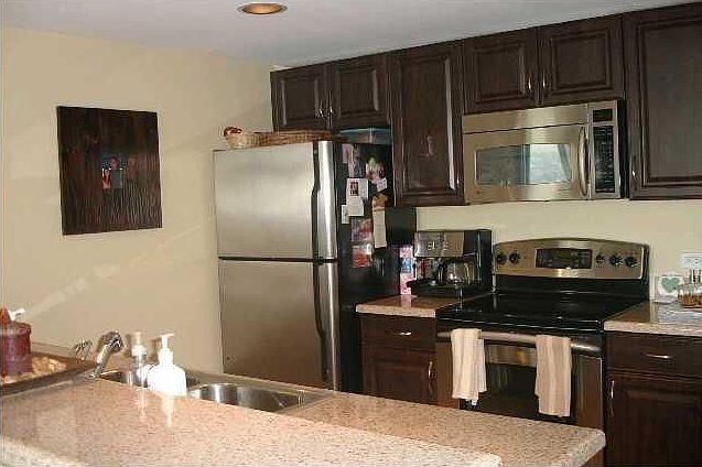 2nd image of 425 W Beech St Unit 1356