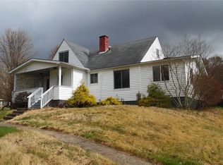 956 Braun Ave, Belpre, OH 45714