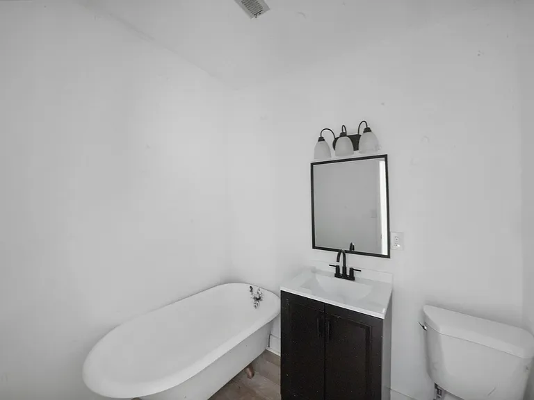 2417 Parkview Ave — Photo 12