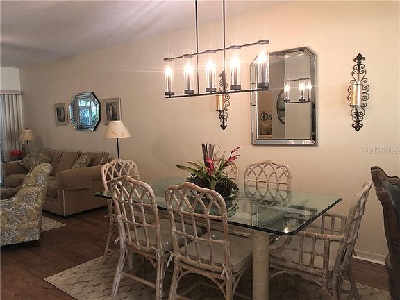 3rd image of 318 Clearbrook Cir Unit 102