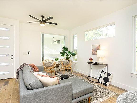 5th image of 3322 Thomas Kincheon St