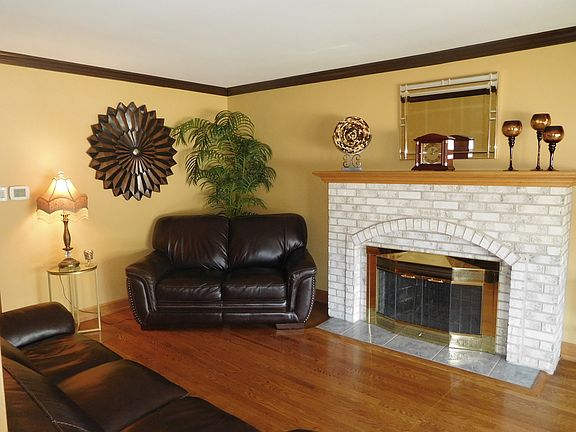 4th image of 3153 W 101st Pl