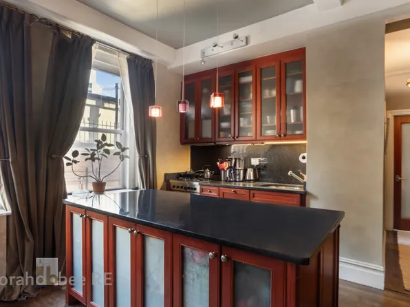 67 Park Avenue 9D image 1 of 9