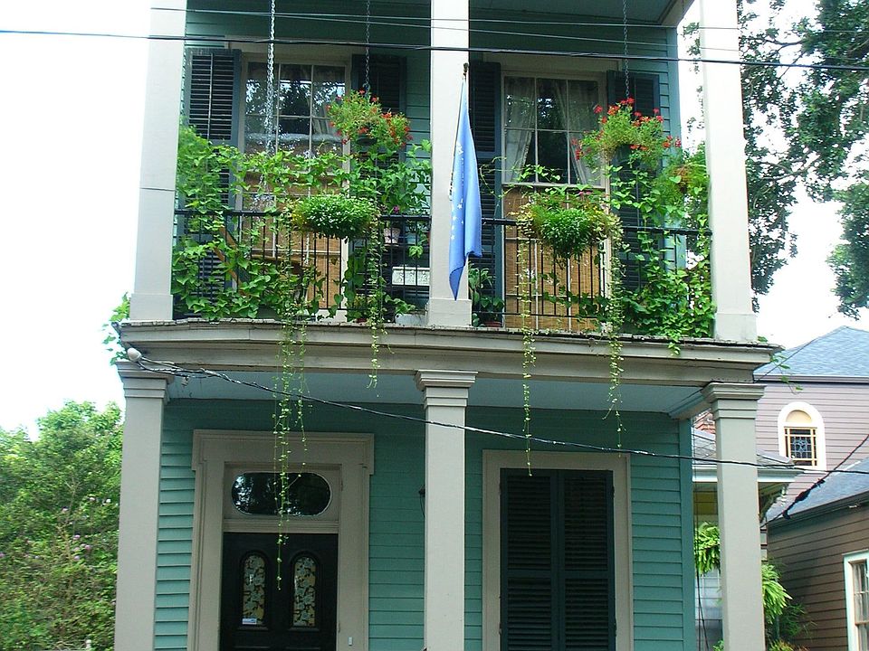 front/street side