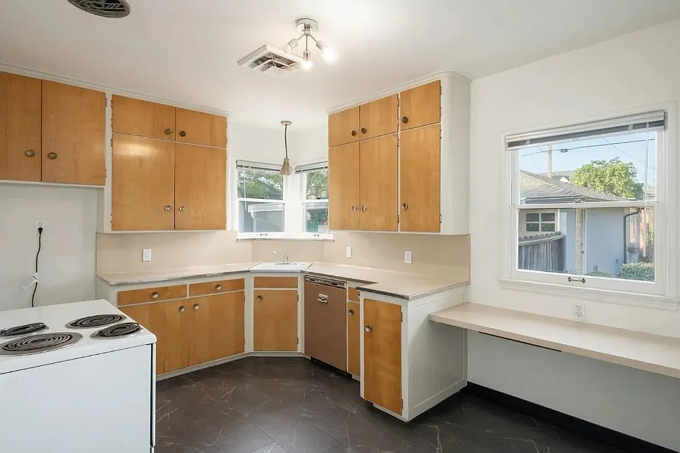 Building Photo - 1543 N Thorne Ave
