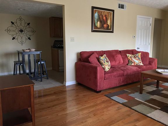 3rd image of 828 Malabu Dr APT 306