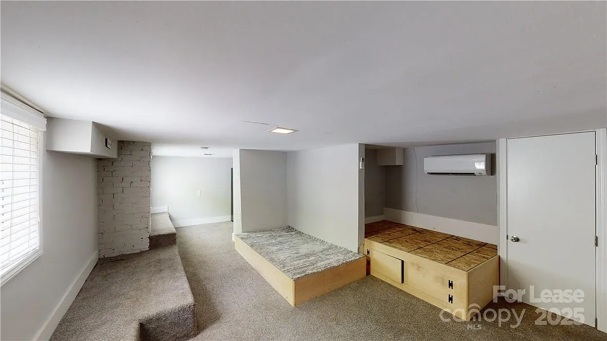 Studio, 1.0 bath, 275 sqft, $950 — Photo 2