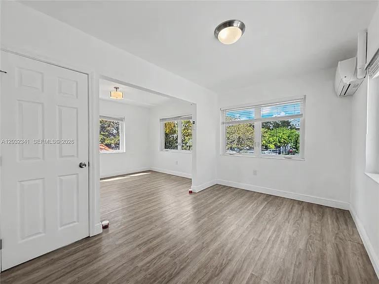 350 Minorca Ave #2 — Photo 8