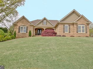 100 Wickham Dr, Tyrone, GA